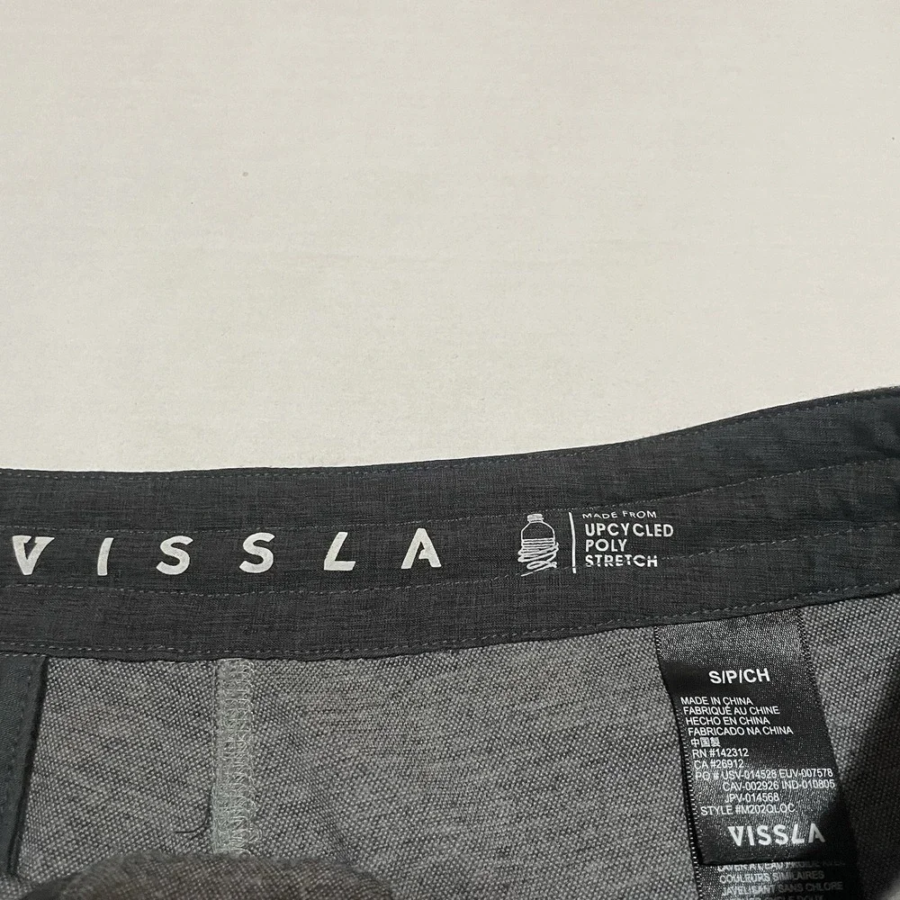 Vissla‎ Shorts Mens Small Gray Striped Knit Sofa Surfer 8